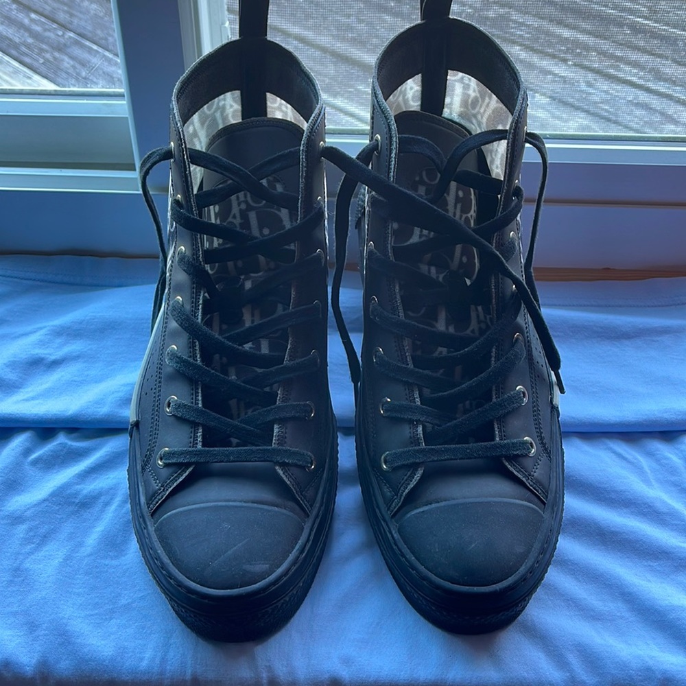 Christian Dior B23